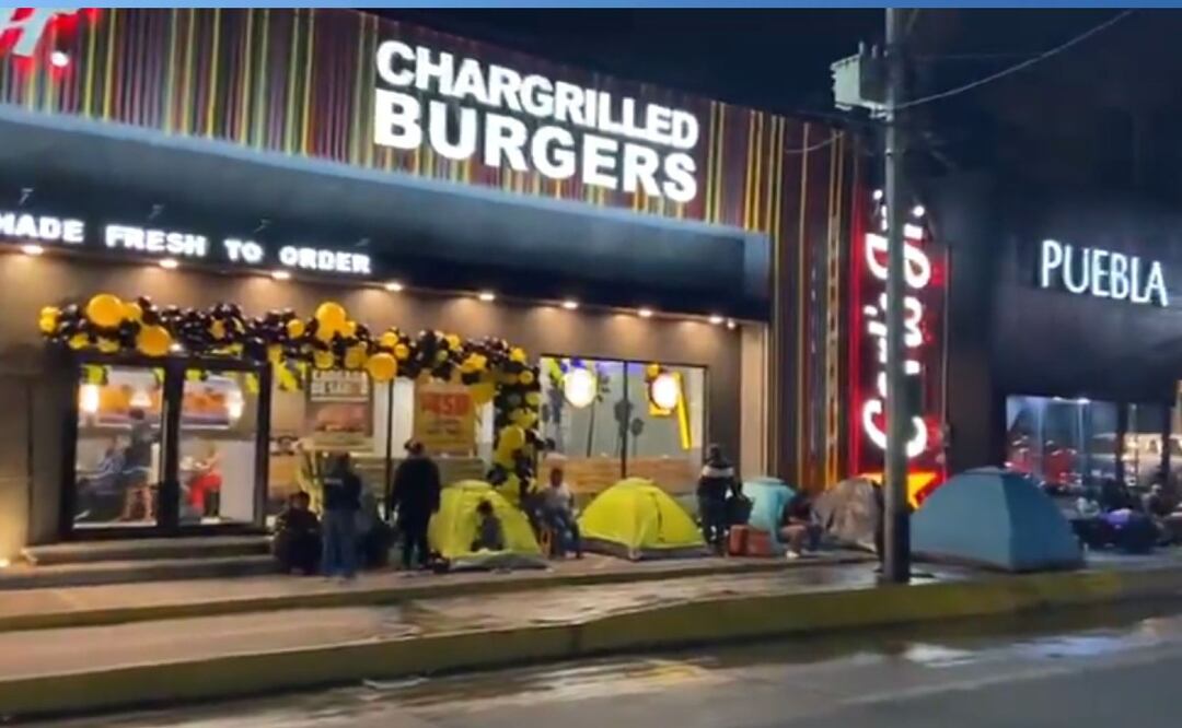 Foto: Redes sociales (Carls Jr sorprende a los poblanos y regala hamburguesas ¿qué otras sorpresas hay?)