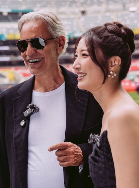 Andrea Bocelli e Ejae en Estadio Ciudad de México (Vía: Instagram)
