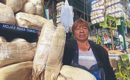 Precio de los tamales se dispara: hoja de maíz y maíz alcanzan costos elevados en la Central de Abasto