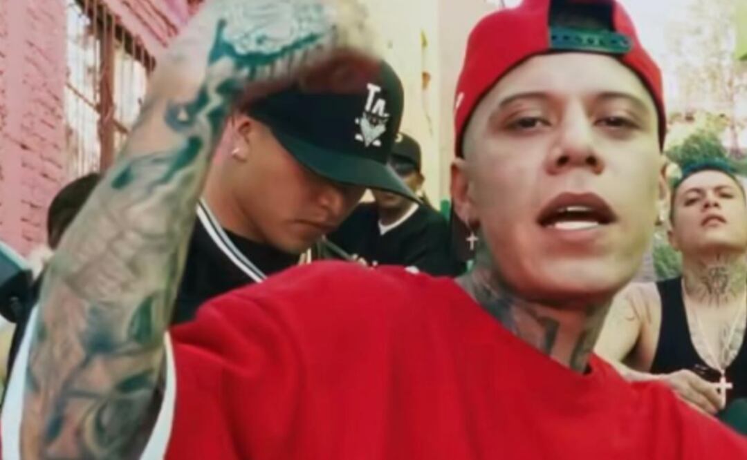 Video de Santa Fe Klan causa indignación, se saca tremendo pistolón en plena Nochebuena