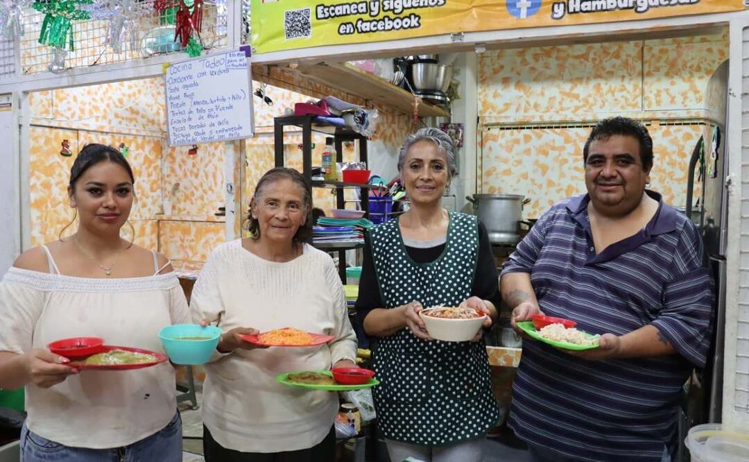 Mujer emprende negocio con sabroso pozole y comida corrida, en la CDMX
