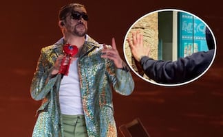 Polémica en CDMX: INAH advierte a Bad Bunny por tocar pieza arqueológica