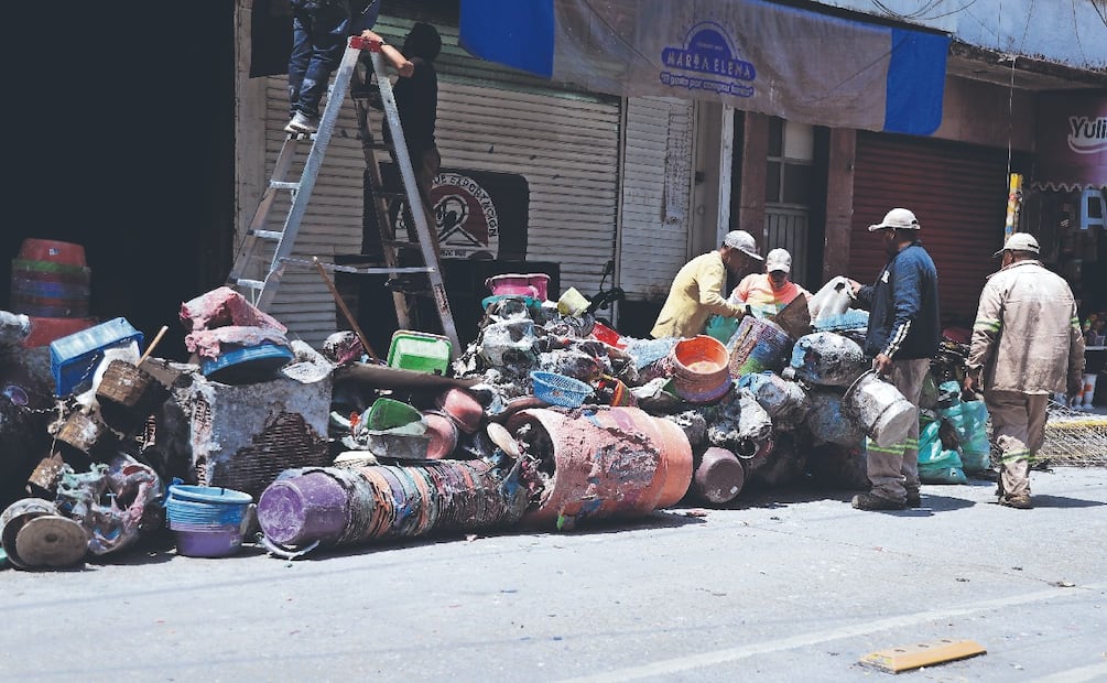 “Todo lo perdí”: Marisol, comerciante del Mercado de Sonora, clama por apoyo tras incendio 
Imagen: Cortesía