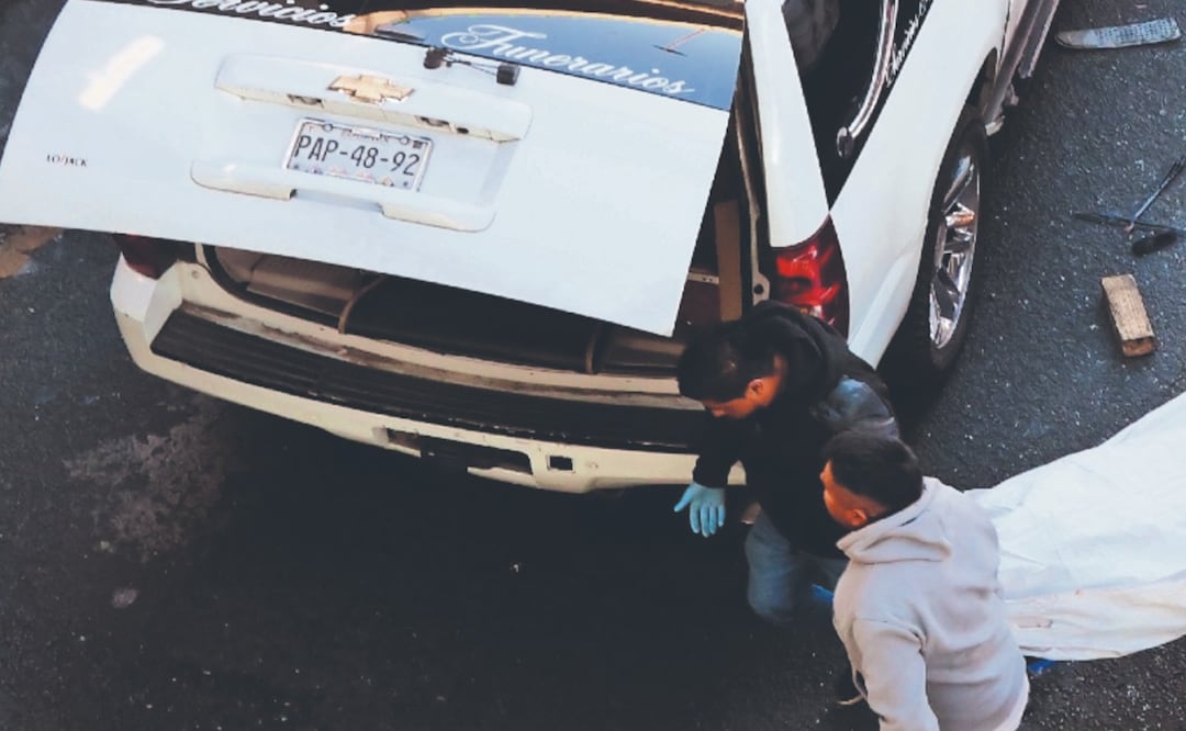 Automovilista “hecho la mocha” muere al caer de puente del Periférico