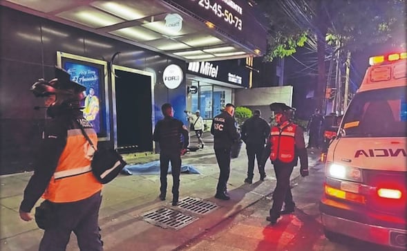 Salió de fiesta y terminó picado: Asesinan brutalmente a un hombre afuera de un bar en la Álvaro Obregón 