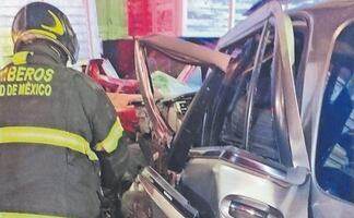 Mujer muere prensada dentro de su camioneta en la alcaldía Iztapalapa 