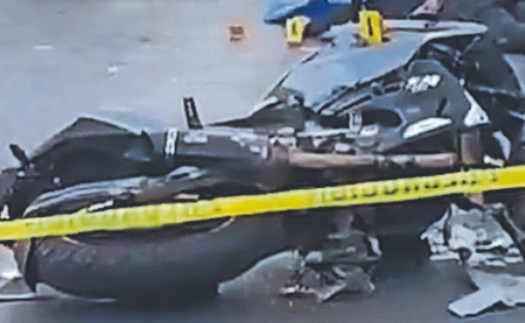 Biker termina con su vida durante intento por rebasar un camión de carga, en Iztapalapa