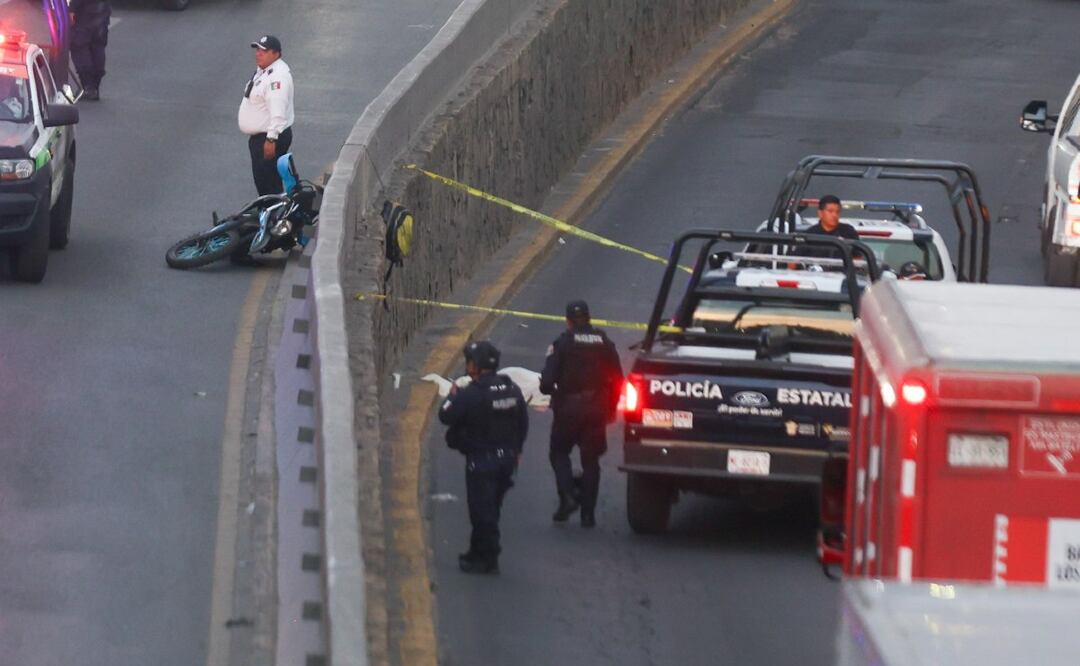 Foto: Especiales (Auto le exprime las ideas a un biker sin casco en Naucalpan ¿cómo ocurrió el accidente?)