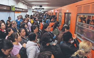 ¡Les come el tráfico! Capitalinos tardan hasta dos horas para llegar al jale