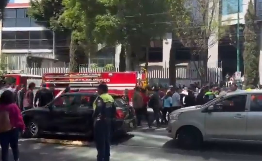 Amenaza de bomba en el Poder Judicial moviliza operativo en Insurgentes Sur, por presunta llamada del CJNG. Foto: (Redes Sociales)