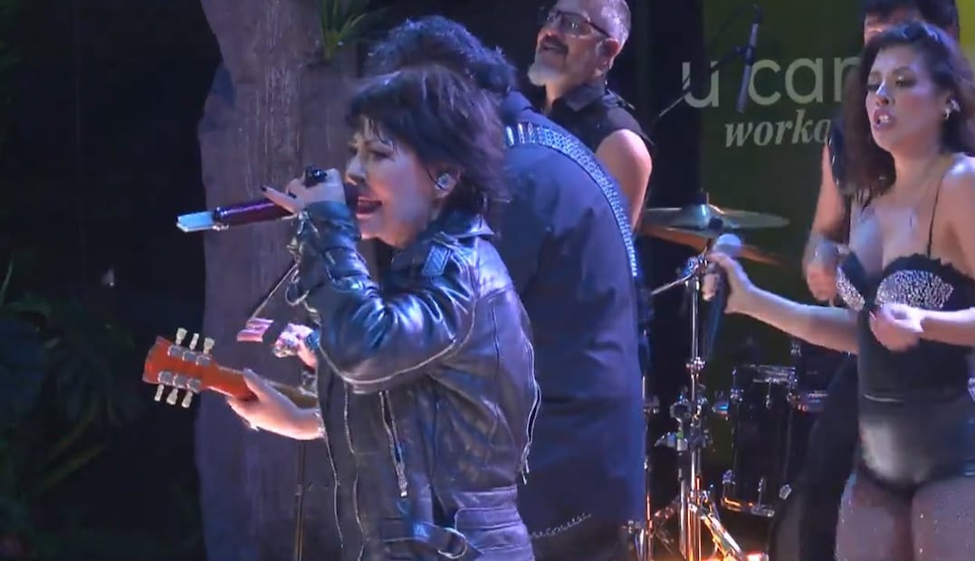 Alejandra Guzmán en LCDLFMX4 (Vía: Redes)