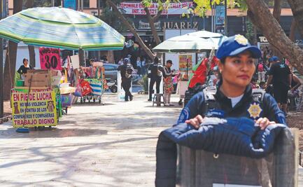 ¡Peor que novios! Tras pelea con policías, comerciantes regresan a la Alameda Central