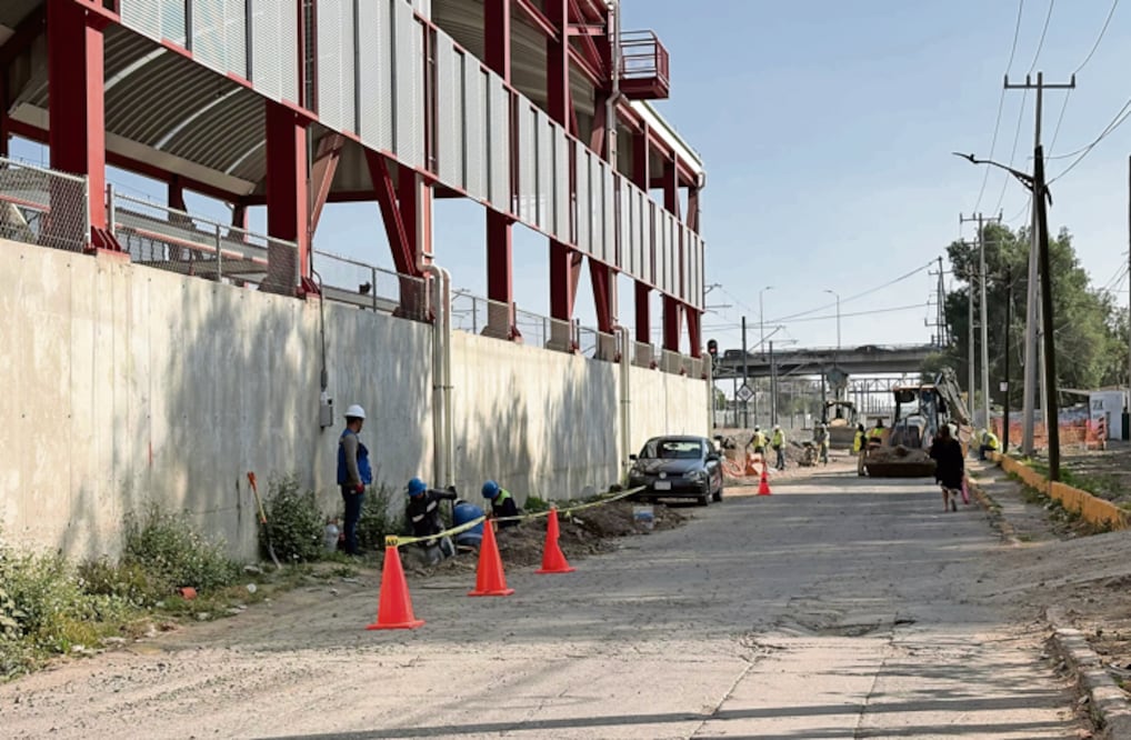 Obras del Tren Suburbano al AIFA dejan sin acceso peatonal a vecinos de Tultitlán (Foto: Arturo Contreras)