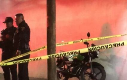 Adulto mayor muere de infarto frente a una taquería, en Iztapalapa