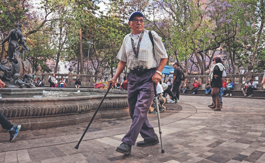 Crisis de movilidad en CDMX: Solo el 23% de las calles tienen rampas peatonales
Imagen: Luis Camacho I EL Gráfico