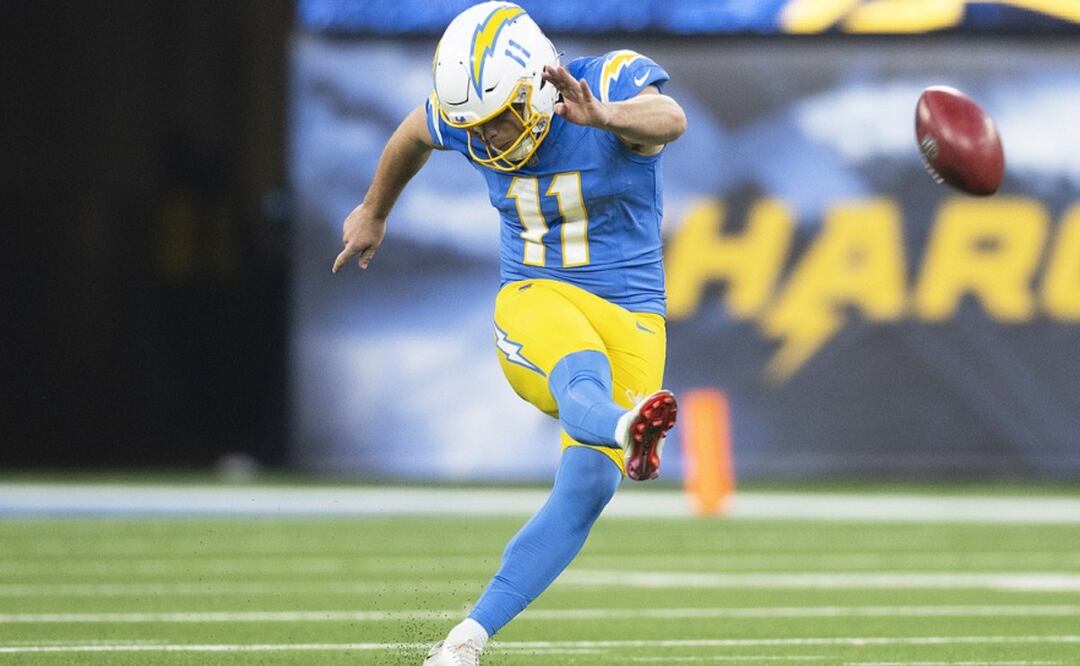 Chargers ganan a Denver con rara jugada y le ponen pausa a la llegada de los Broncos a playoffs