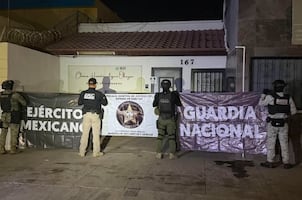 Hallan más sueros vitaminados durante cateo en Sonora, investigan distribución