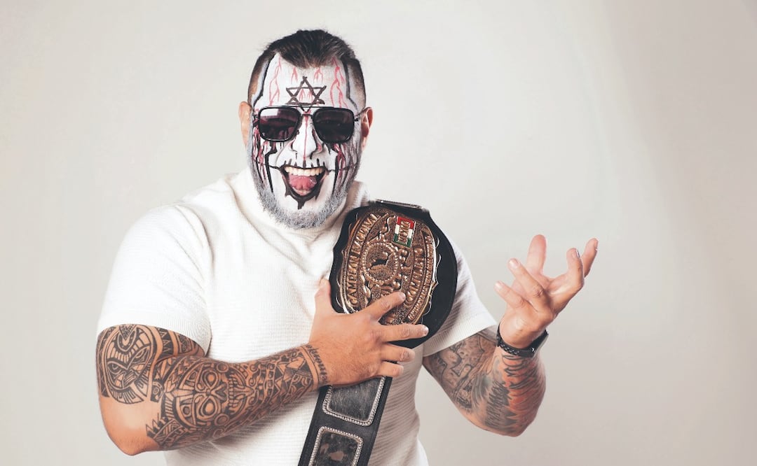 Foto: Juan Boites (Akuma listo para enfrentar a cualquier luchador del país que tenga los argumentos)