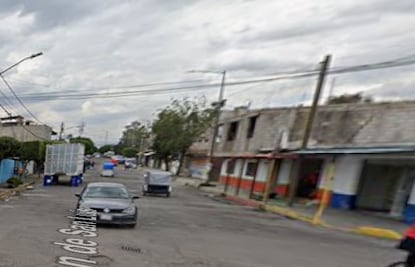 ¡Otro asesinato más! Pareja acribillada en Azcapotzalco mientras circulaba en su coche