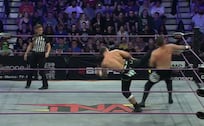 Luchador de TNA sufre conmosión cerebral tras un "mal golpe" recibido durante evento EN VIVO