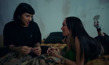 La Joaqui respalda a su mejor amiga Cazzu y desmiente a fans de Ángela Aguilar