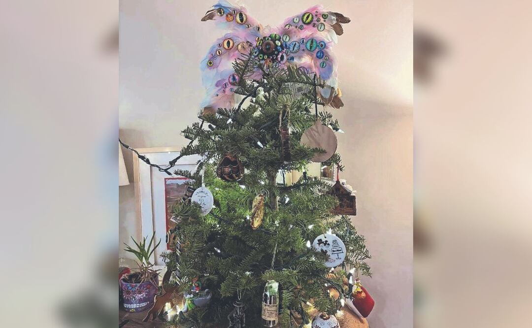 Ángeles bíblicamente exactos: La tendencia viral que redefine el árbol de Navidad