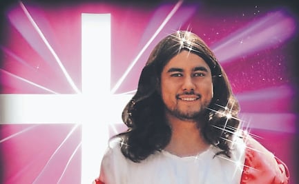 Conmovedora Fe: Servidor Público Interpreta a Jesús en Viacrucis de Pachuca