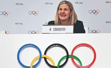 Histórico en el COI: Kirsty Coventry, exnadadora de Zimbabwe, toma la presidencia 