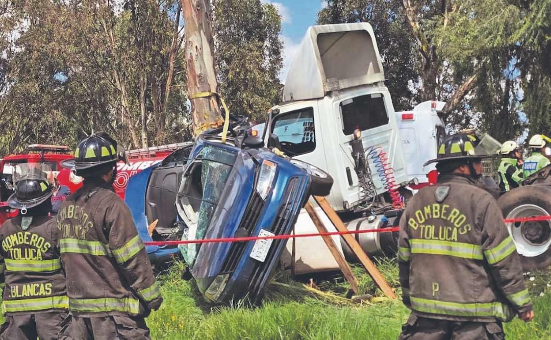 Pareja muere en trágico choque con tráiler en la carretera Toluca-Atlacomulco