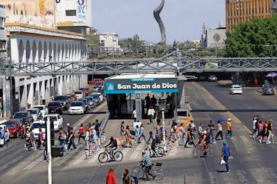 Habitantes de Guadalajara tratan de hacer su vida con normalidad, tras abatimiento de "El Mencho"