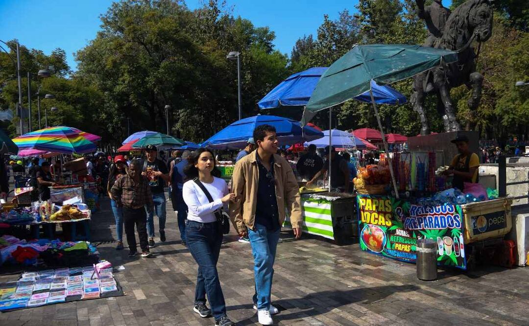 CDMX busca reordenar comercio ambulante en el Centro Histórico tras temporada de verbena