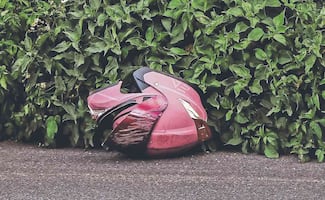 Fuerte accidente en el Circuito Exterior Mexiquense: Le aplastan la cabeza a mujer en moto y muere