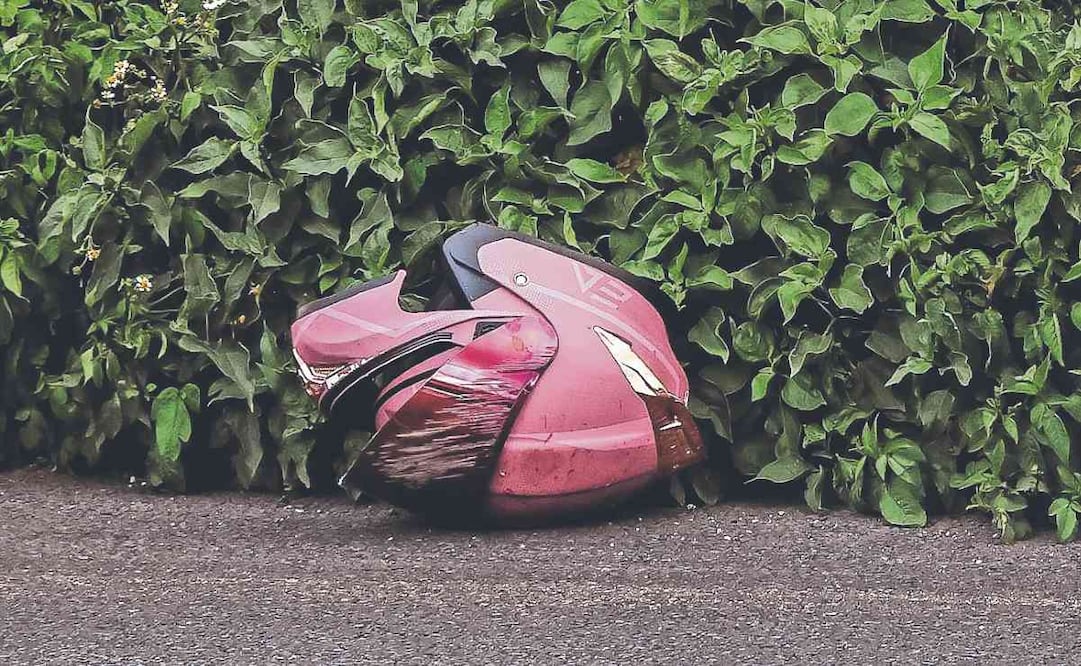 Fuerte accidente en el Circuito Exterior Mexiquense: Muere mujer en moto. Foto: (Osmar Alvarado)