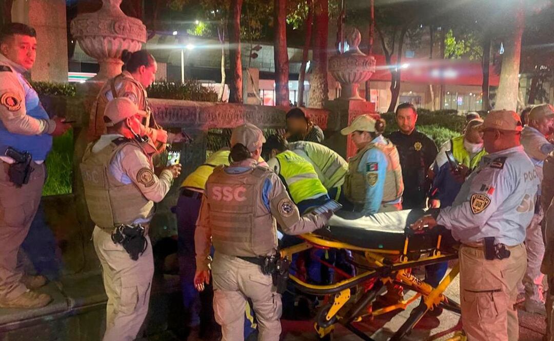 Mujer da a luz en banca de concreto en Paseo de la Reforma