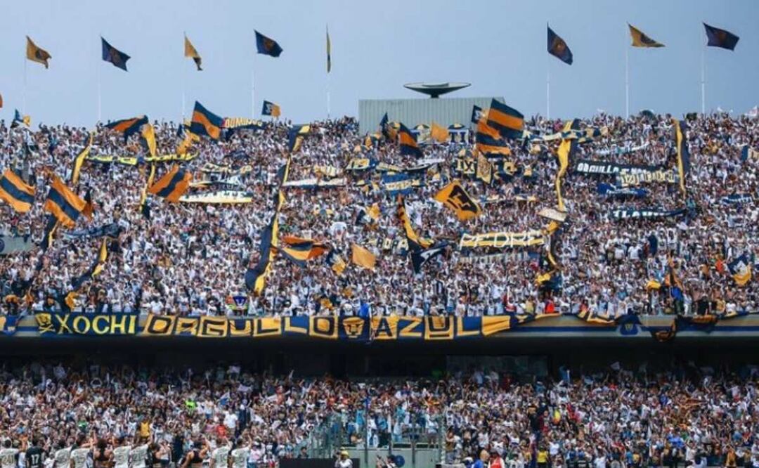 Aficionadas de Pumas se pelean en el Estadio Olímpico Universitario. Foto: (Redes Sociales)