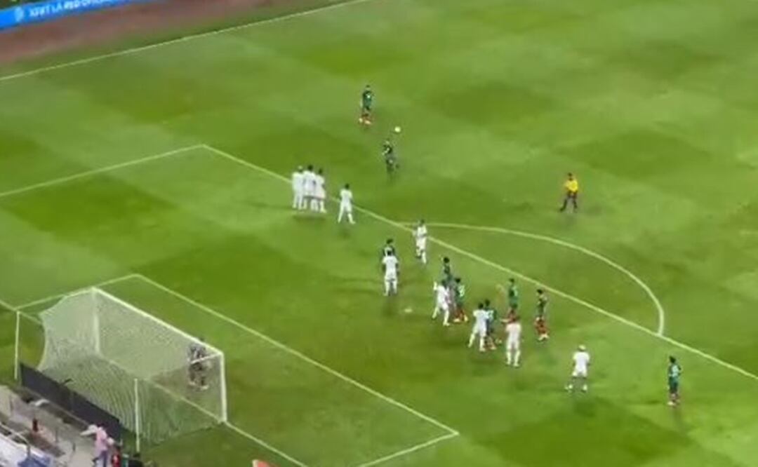 Así fue el espectacular gol de Luis Chávez que le dio vida a México, ante Honduras