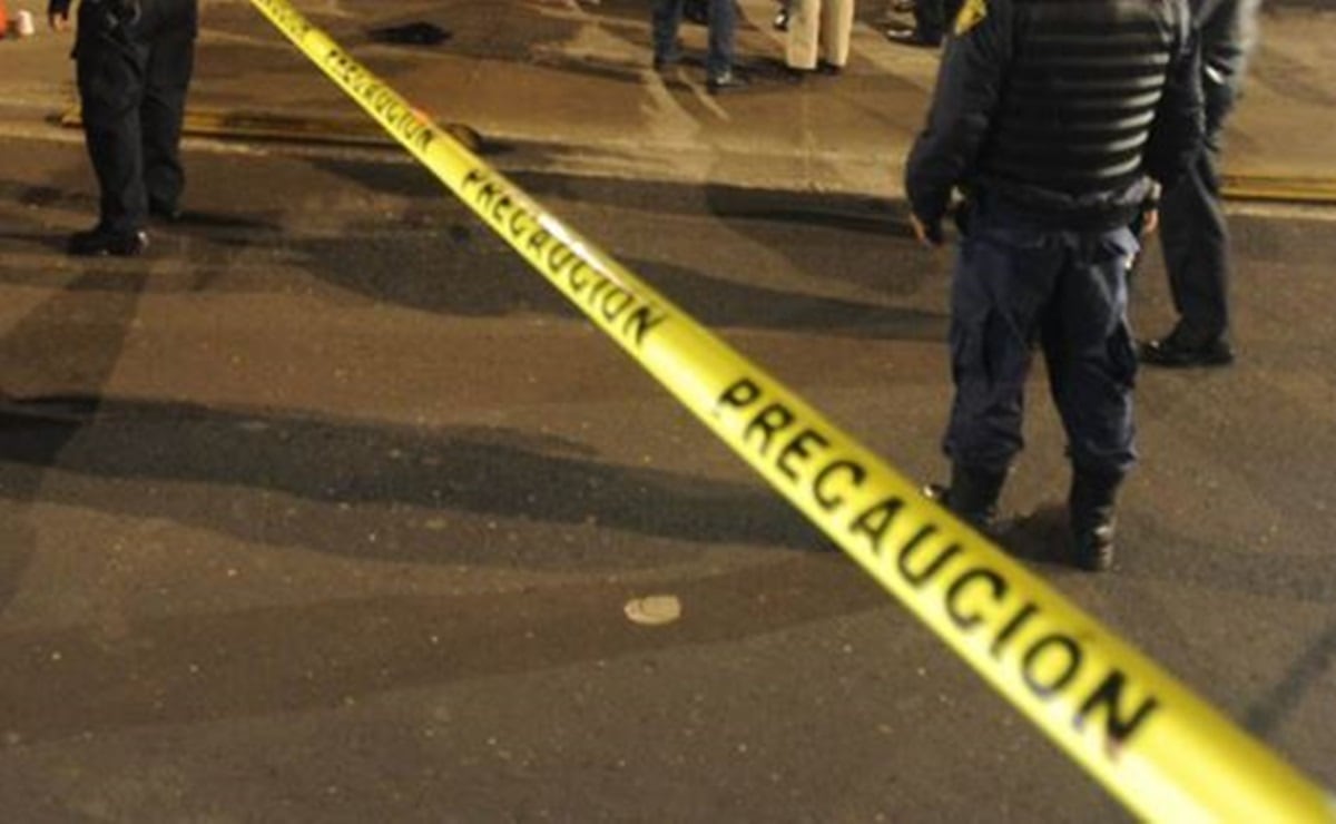 ¡El amor mata! Asesinan a una pareja a bordo de un automóvil en la alcaldía Iztapalapa