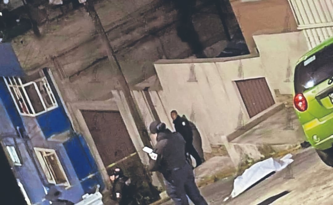 Sicarios persiguen, arrollan y rematan a balazos a un hombre en Naucalpan