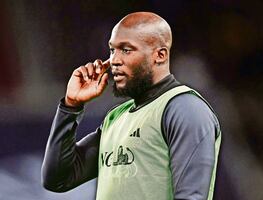 Romelu y Jordan Lukaku acusan a su familia de sabotear el funeral de su padre