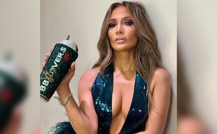 Jennifer Lopez deslumbra con transparencias y un sensualidad al máximo