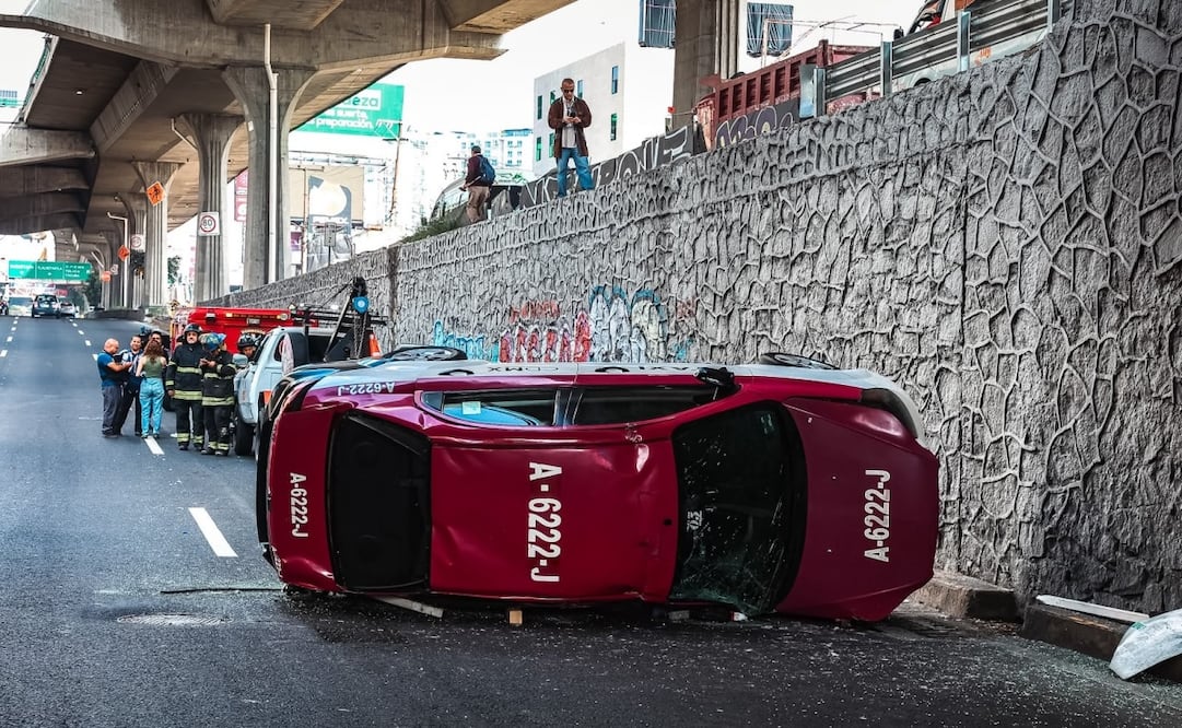 La curva de un puente se convirtió en el último tramo de la vida de un taxista. Foto: Osmar Alvarado / EL GRÁFICO