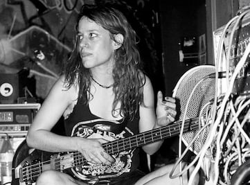 Fallece Jennifer Finch, bajista de L7, a sus 59 años, días después de anunciar que sufría de cáncer