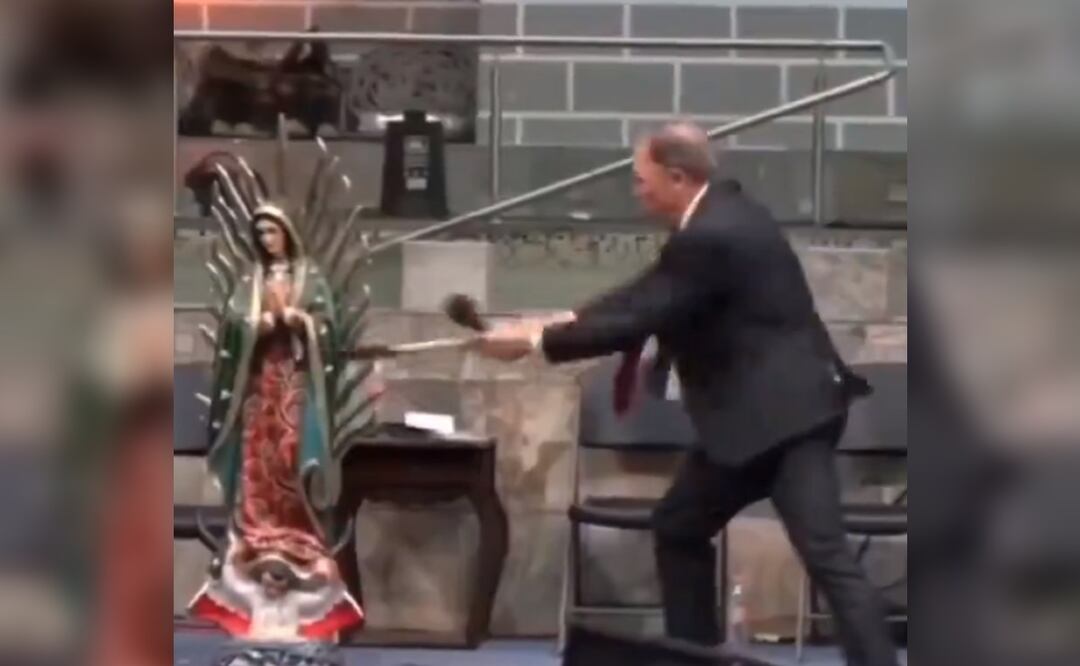 Pastor estadounidense destruye figuras de la Guadalupana y la Santa Muerte, en CDMX