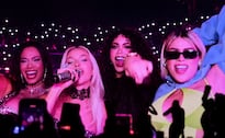 ¡Qué momentazo! Bad Gyal comparte escenario con Wendy Guevara y Las Perdidas