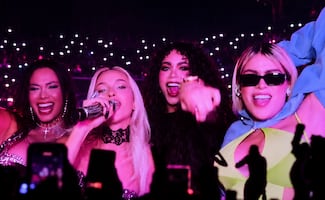 ¡Qué momentazo! Bad Gyal comparte escenario con Wendy Guevara y Las Perdidas