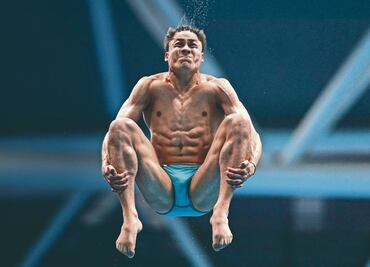 Osmar Olvera es admirado por los ojos chinos