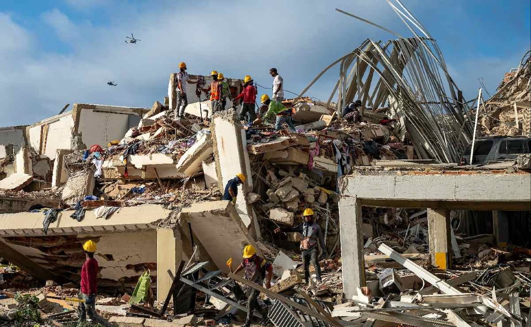 Apilan cuerpos de las víctimas del terremoto en Venezuela en morgues improvisadas. Foto: (AFP)