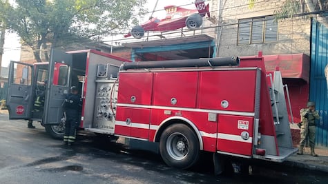 Bomberos hallan cadáver achicharrado tras incendio en predio irregular, ¿él mismo causó las llamas?