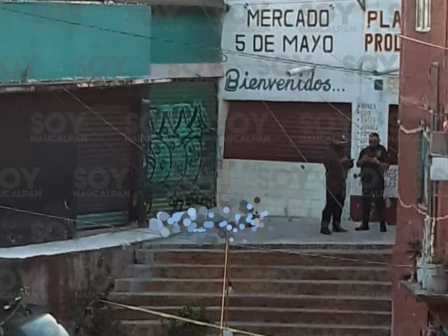 Encuentran a mujer ejecutada afuera de mercado, en Naucalpan