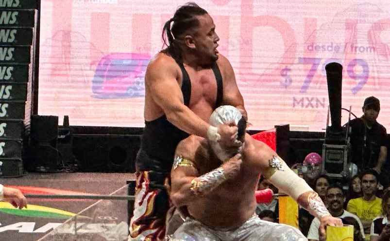 ¡Averno entregó la greña! Místico cobró 20 años de rivalidad en la Arena México 